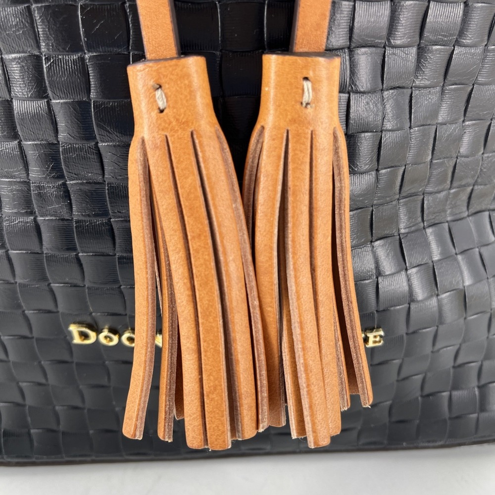 Dooney & Bourke Drawstring Bag Woven Look Embossed Leather Black & Caramel Trim - Picture 9 of 16